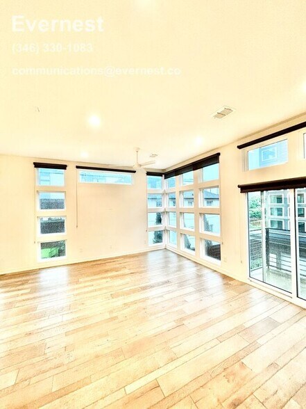 Primary Photo - 2528 N Fitzhugh Ave