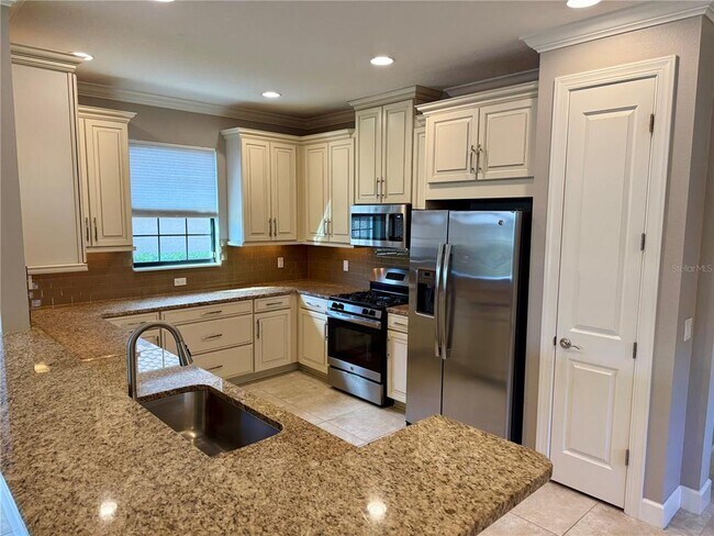 Building Photo - 8724 Bellussi Dr