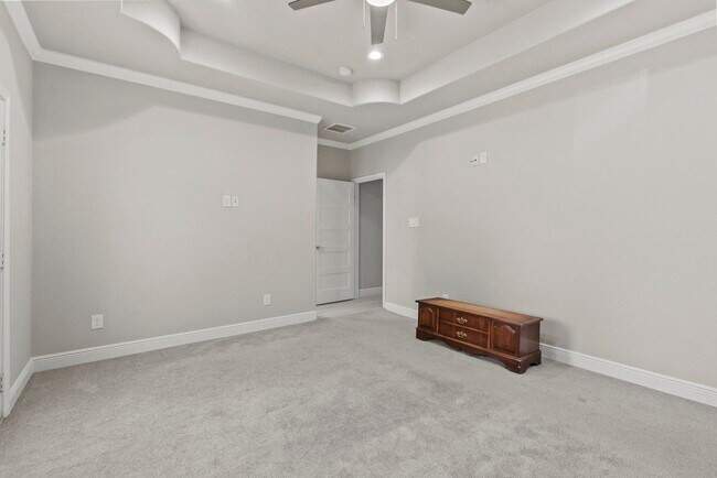 Building Photo - 1703 Wipprecht St