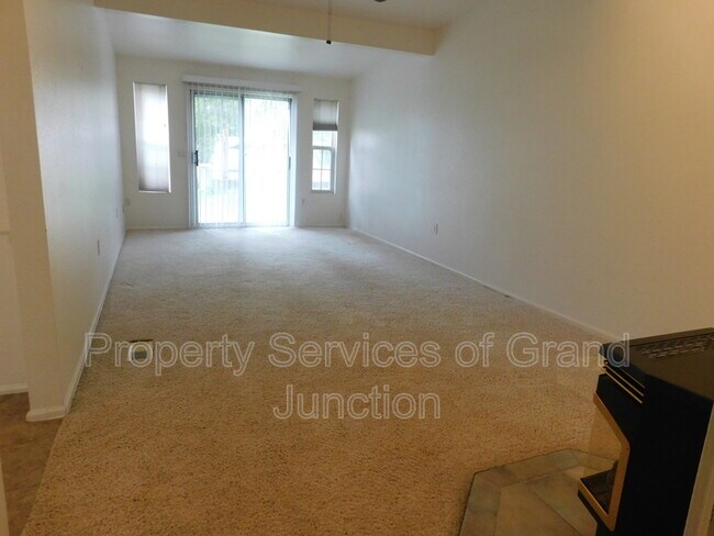 Building Photo - 4 Chardonnay Ct