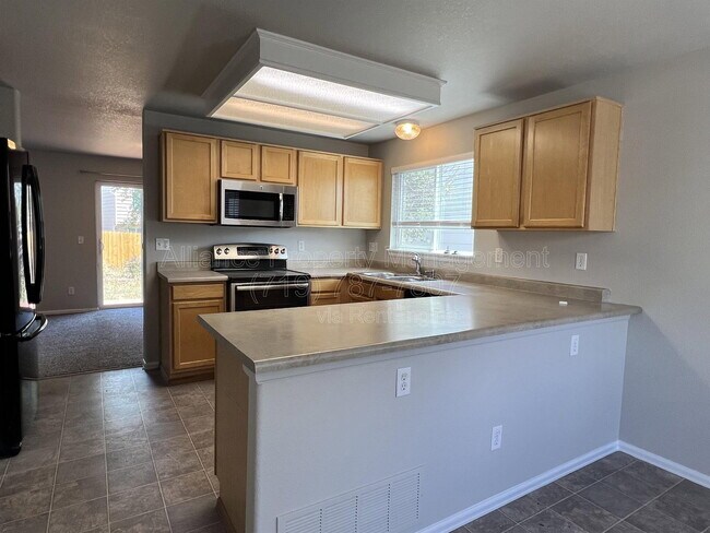 Building Photo - 5671 Vermillion Bluffs Dr