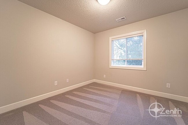 Building Photo - 8108 NE 35th Ave