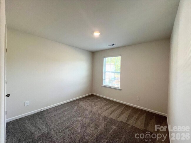 Building Photo - 5915 Faron Wy