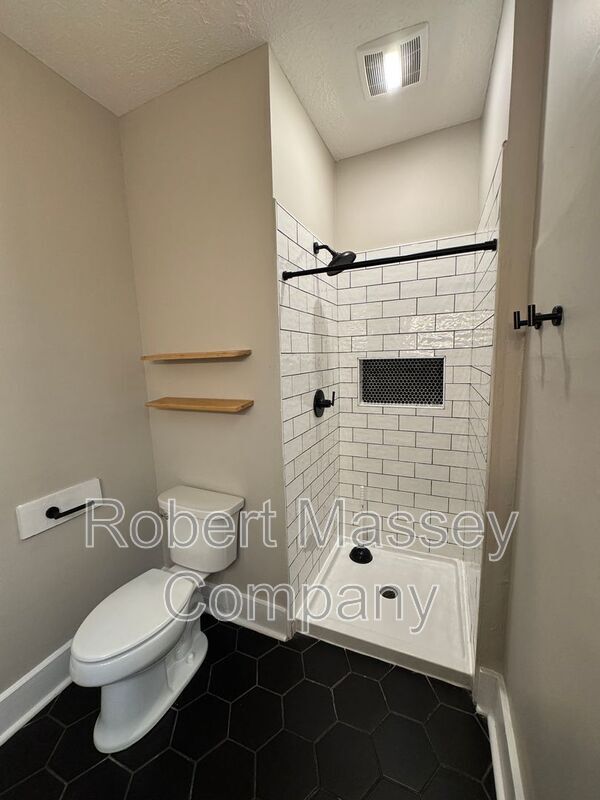 Building Photo - 1618 Ellwood Ave