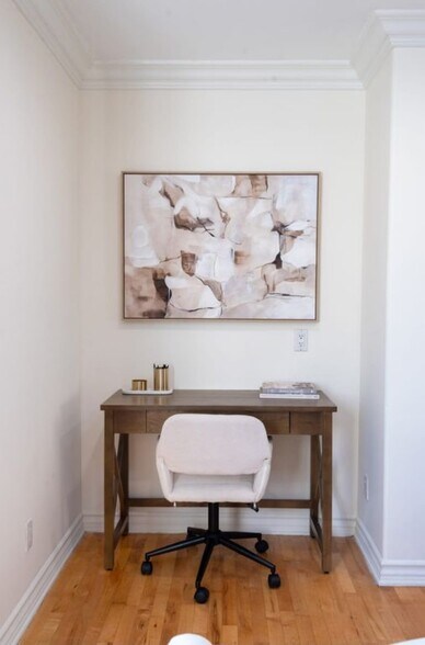 Building Photo - 525 N Orange Dr