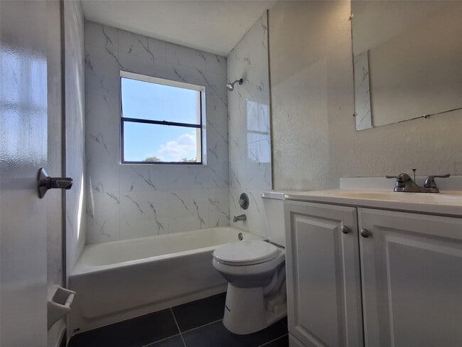 Building Photo - 11096 Royal Palm Blvd