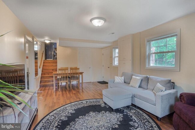 Building Photo - 7039 Calamo St