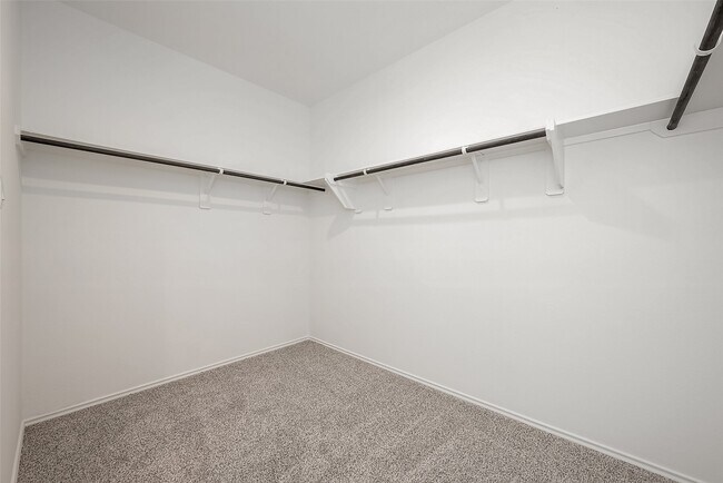 Building Photo - 5619 Vintage Oakmont Dr