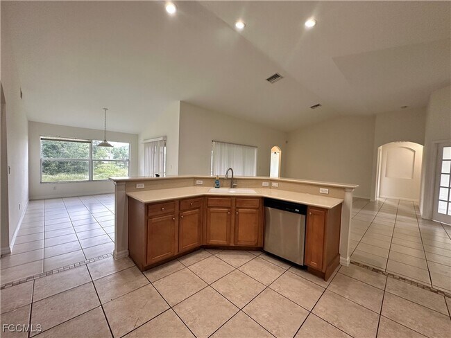 Building Photo - 3510 40th St SW