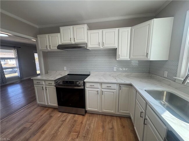 Building Photo - Beautifully Updated Ranch Home