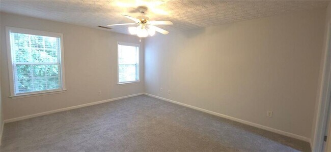 Building Photo - 3458 Hill Pond Dr NE