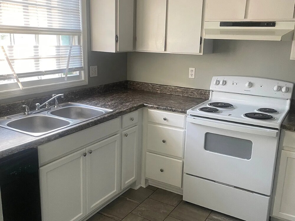 Building Photo - 117 Eaglewood Way