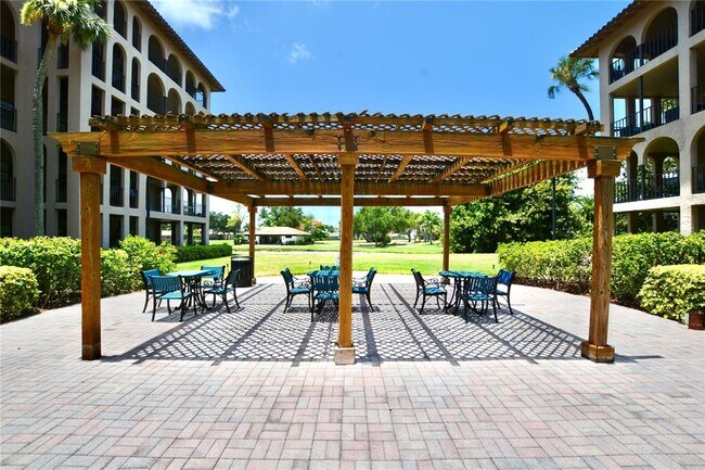Building Photo - 6150 Gulfport Blvd S