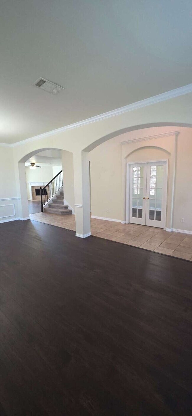 Building Photo - Expansive Mansfield Home with 5 Bedrooms, ...