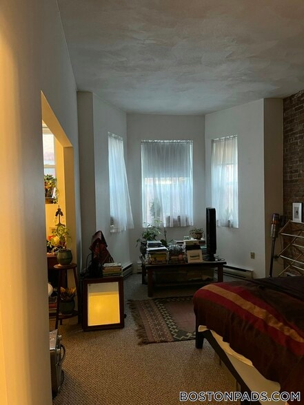 Building Photo - 111 Norway St