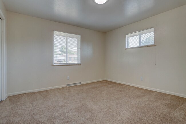 Building Photo - 16280 W 14th Ave