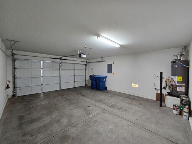 Building Photo - A Fabulous 3 Bedroom, 2 Bathroom  HOME IN ...