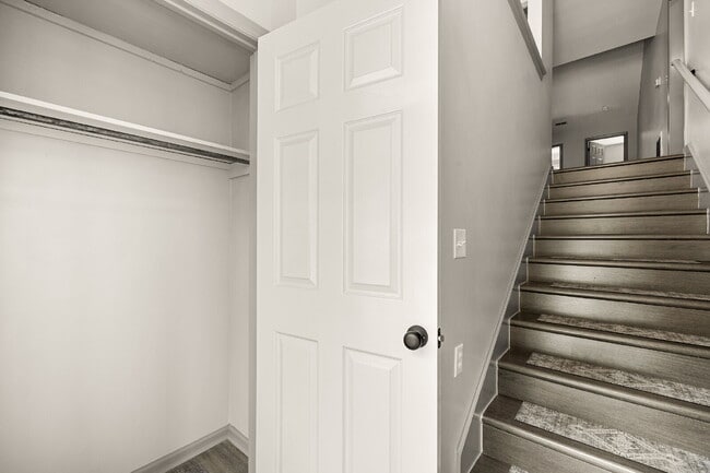 Building Photo - Fully Renovated 2 Bedroom 2 Bathroom Condo in Prime Rock Hill Location.