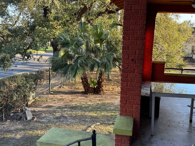 Building Photo - Elysian Apartments