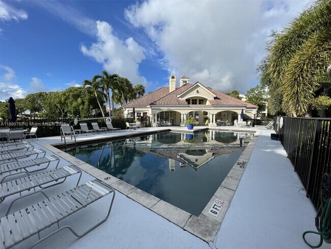 Building Photo - 815 Boynton Beach Blvd