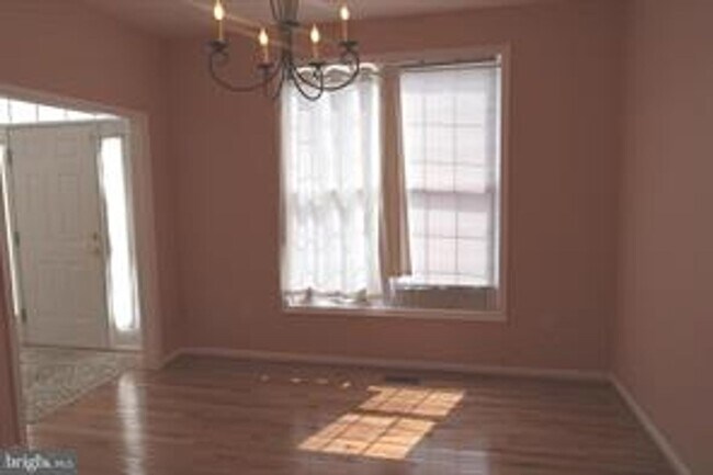 Building Photo - 10222 Stagecoach Dr