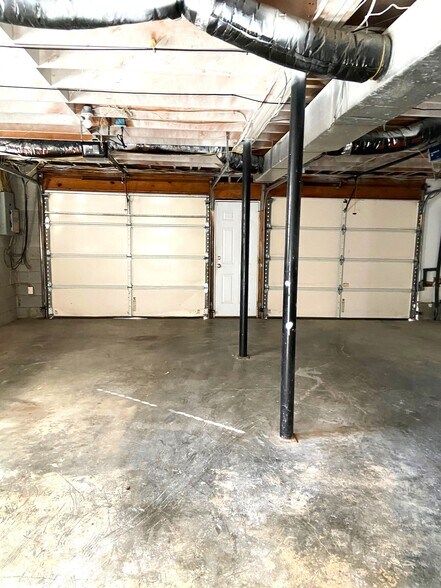 Building Photo - 336 Oak Leaf Cir