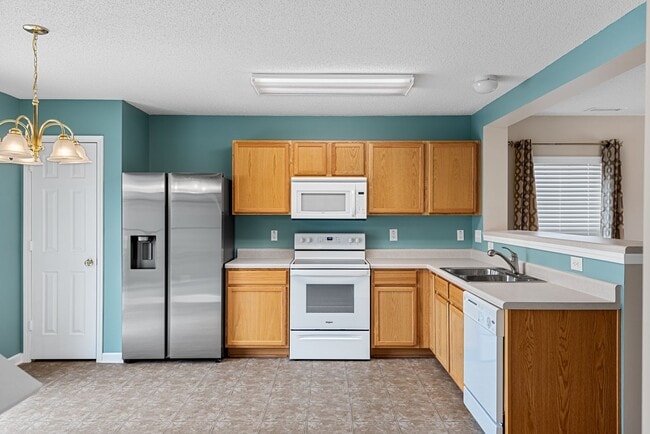 Building Photo - 135 Bellfare Dr