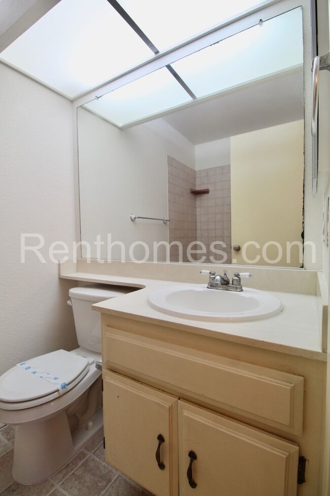 Building Photo - Mission Valley, 10225 Caminito Cuervo #143- Secured building! Close to shops and restaurants!