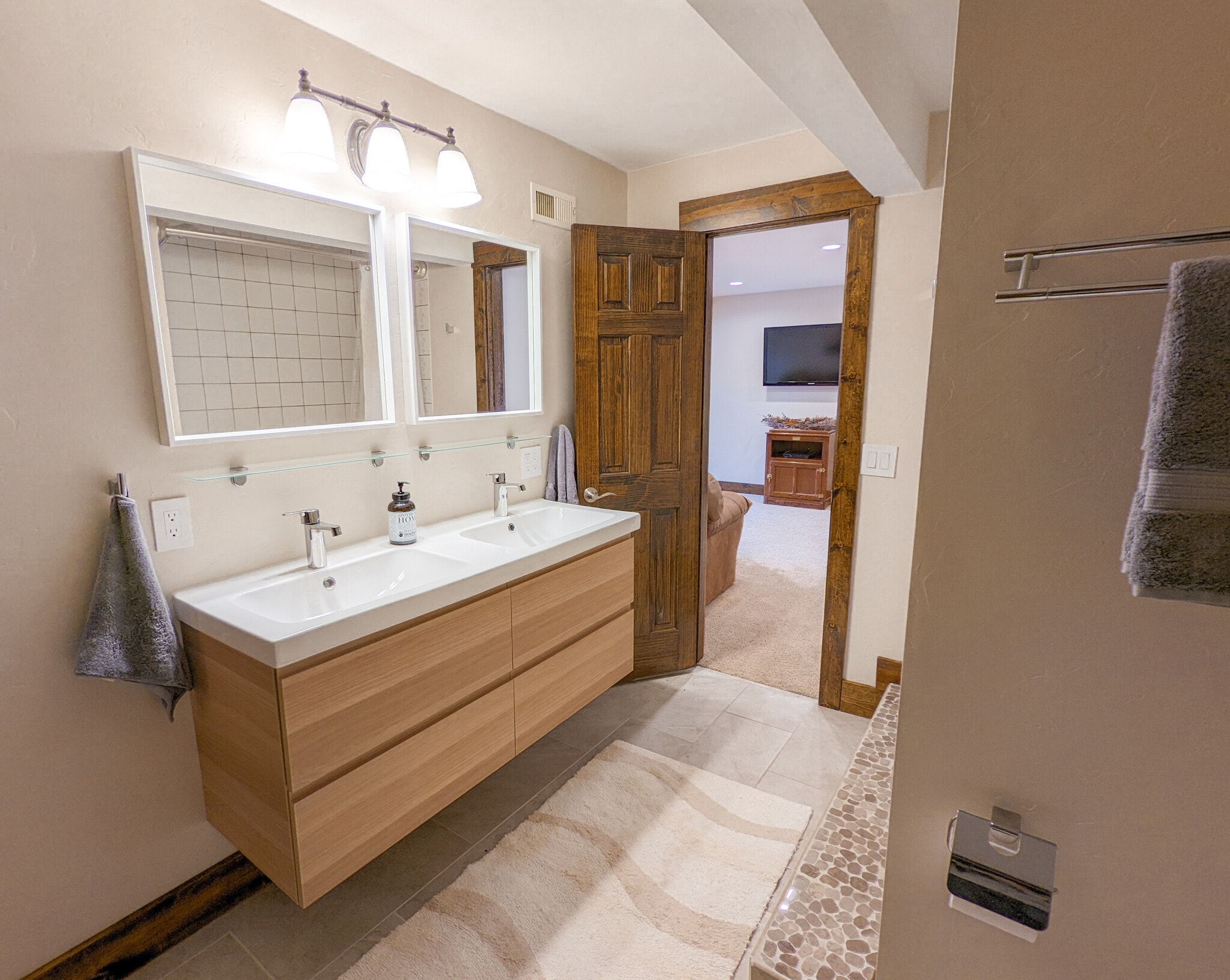 Building Photo - 1228 Palmers Dr