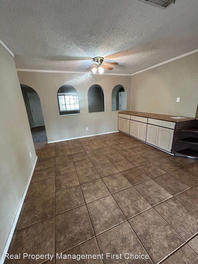 Building Photo - 3 br, 1 bath House - 905 W Denver