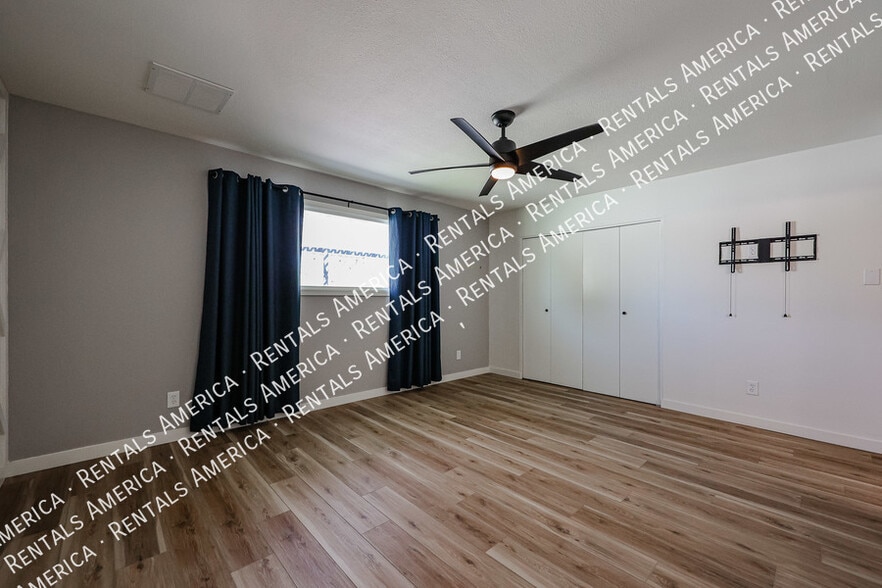 Building Photo - 1430 E Bell De Mar Dr