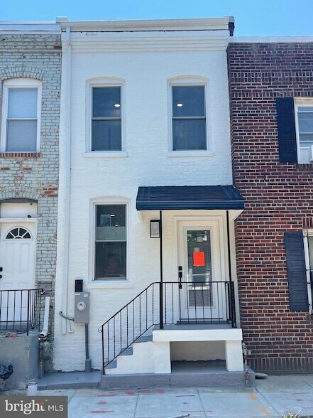 Building Photo - 2039 Rosedale St NE
