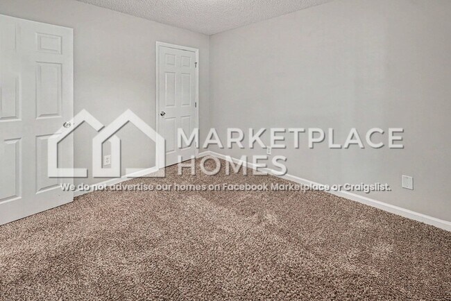 Building Photo - 225 Falcon Ridge Dr