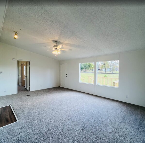 Building Photo - 127 County Road 3816