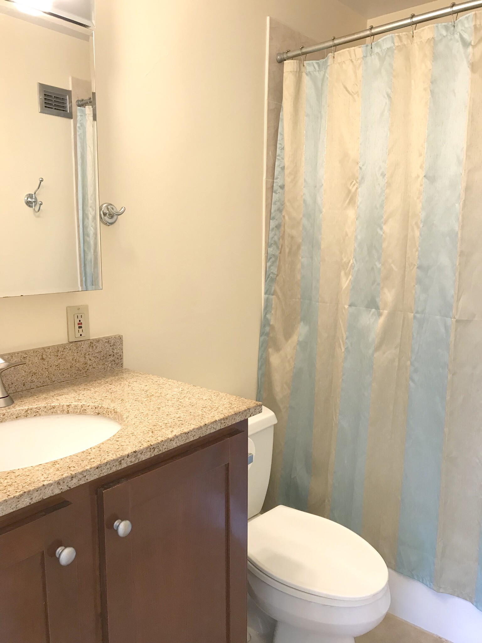 Main Bathroom 1 - 19 S 1st St