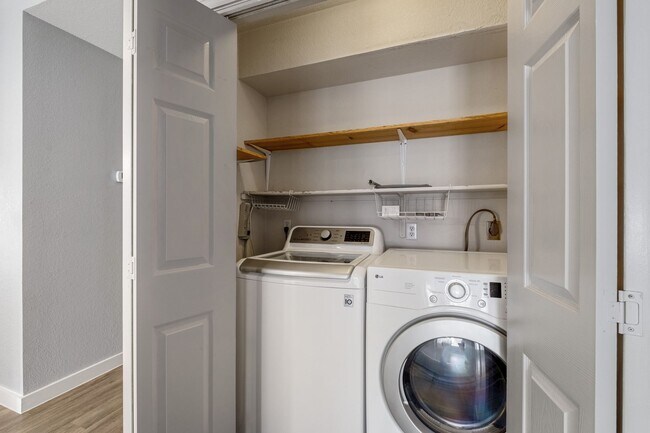 Building Photo - Beautiful & Convenient 3 Bedroom, 2 Bath Home in North Austin