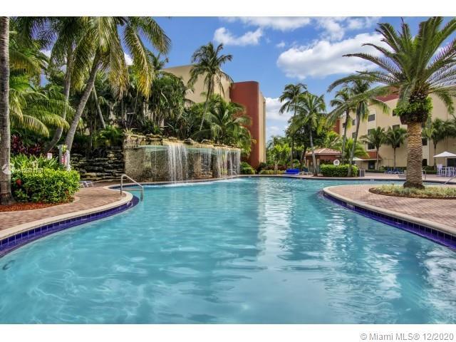 Building Photo - 9621 Fontainebleau Blvd