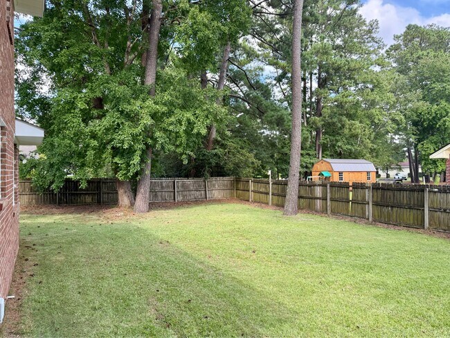 Building Photo - 502 Plantation Dr