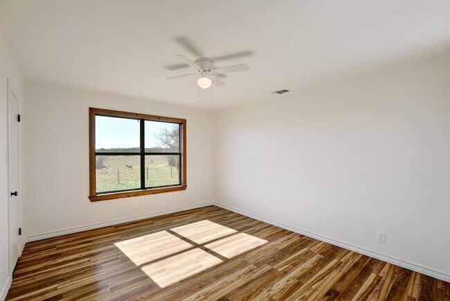Building Photo - 501 Myers Creek Rd