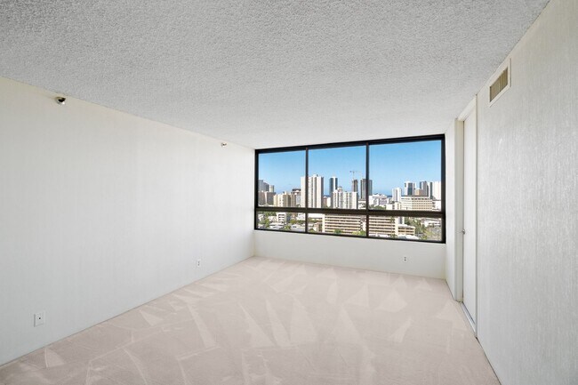 Building Photo - Spacious 2 Bedroom, 2 Bath with 2 Assigned Parking Stalls!