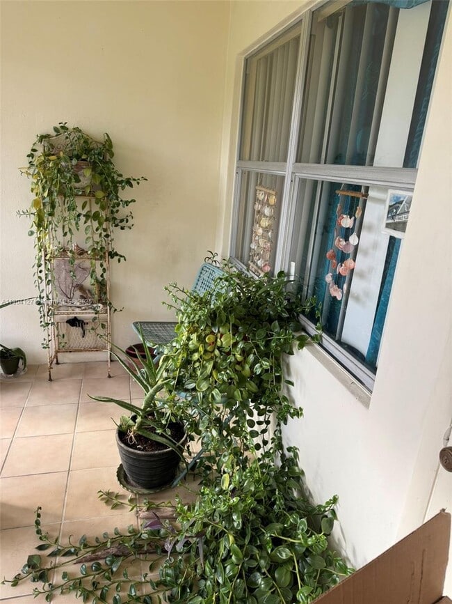 Building Photo - 270 Layne Blvd