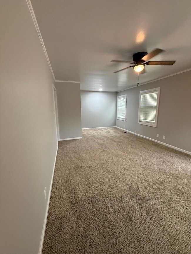 Building Photo - Newly Renovated 3 Bedroom 2 Bath w/ Flex Room Located in a Sought-after Neighborhood!