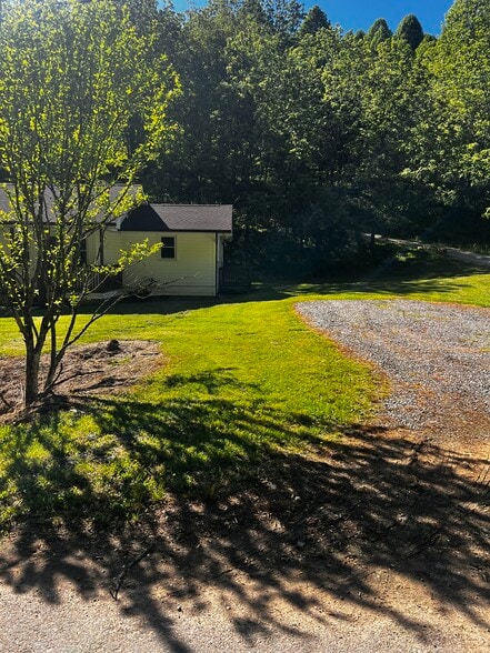 Building Photo - 3607 Sink Valley Rd