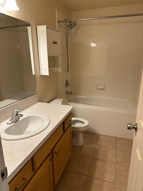 Building Photo - 136 Arlington Way