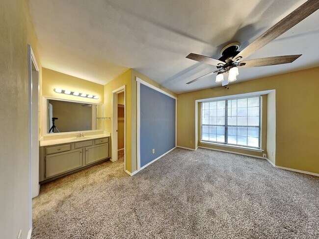 Building Photo - 5825 Marvin Loving Dr