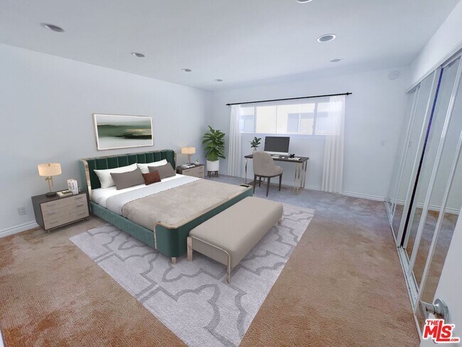 Building Photo - 6752 Hillpark Dr