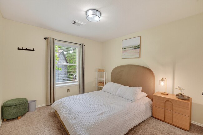 Building Photo - 30 Butterfly Branch Pl