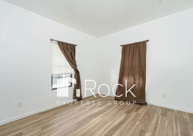 Building Photo - Contemporary 2 Bedroom plus Office/Bonus Room with Loft near Uptown and Plaza Districts   ~One Mo...