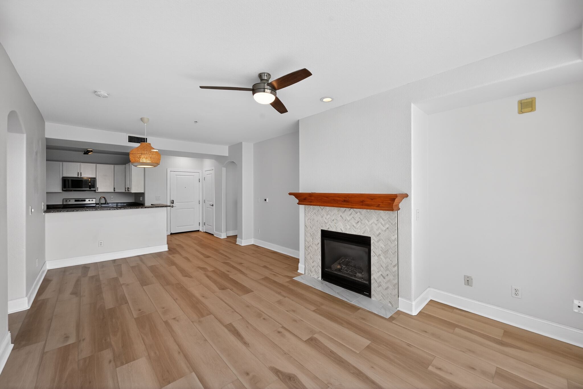 Building Photo - 9079 E Panorama Cir