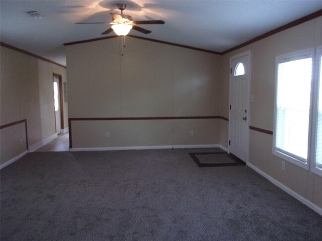 Building Photo - 10030 Cedar Landing Dr